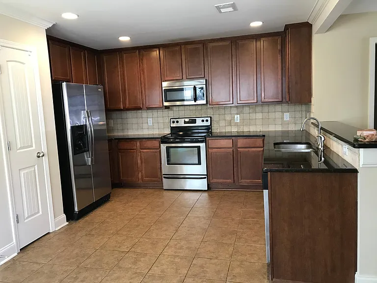 Large kitchen - stainless appliances and lots of storage!