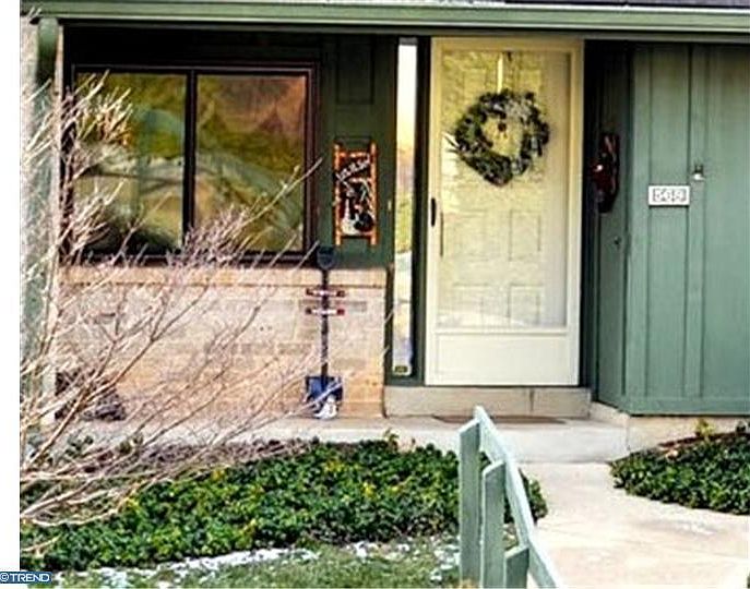 2nd image of 569 Foxwood Ln