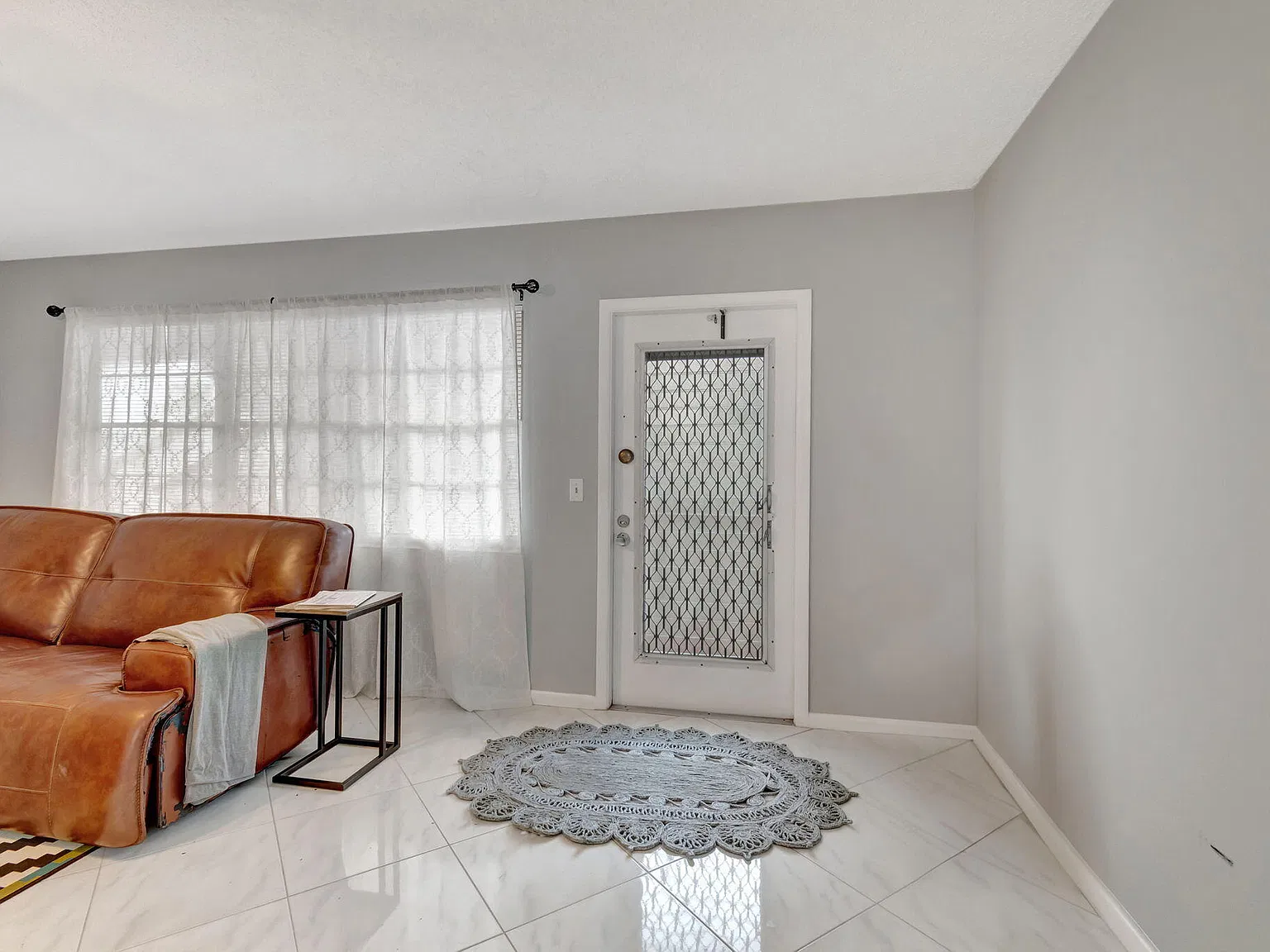 1 bed, 1.5 bath, 738 sqft, $3,000 — Photo 2