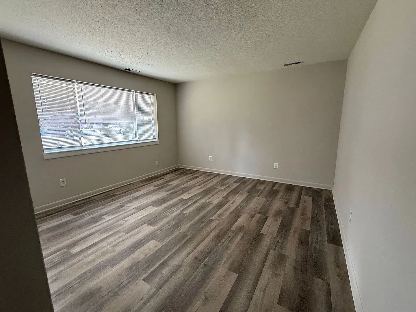 3 bedroom, 2 bath House — Photo 2
