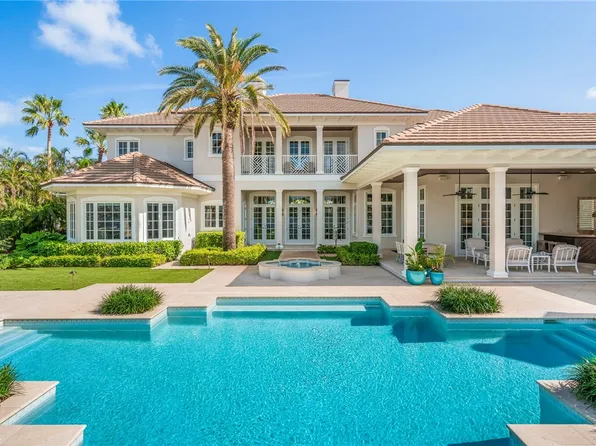 661 Lake Dr, Vero Beach, FL 32963