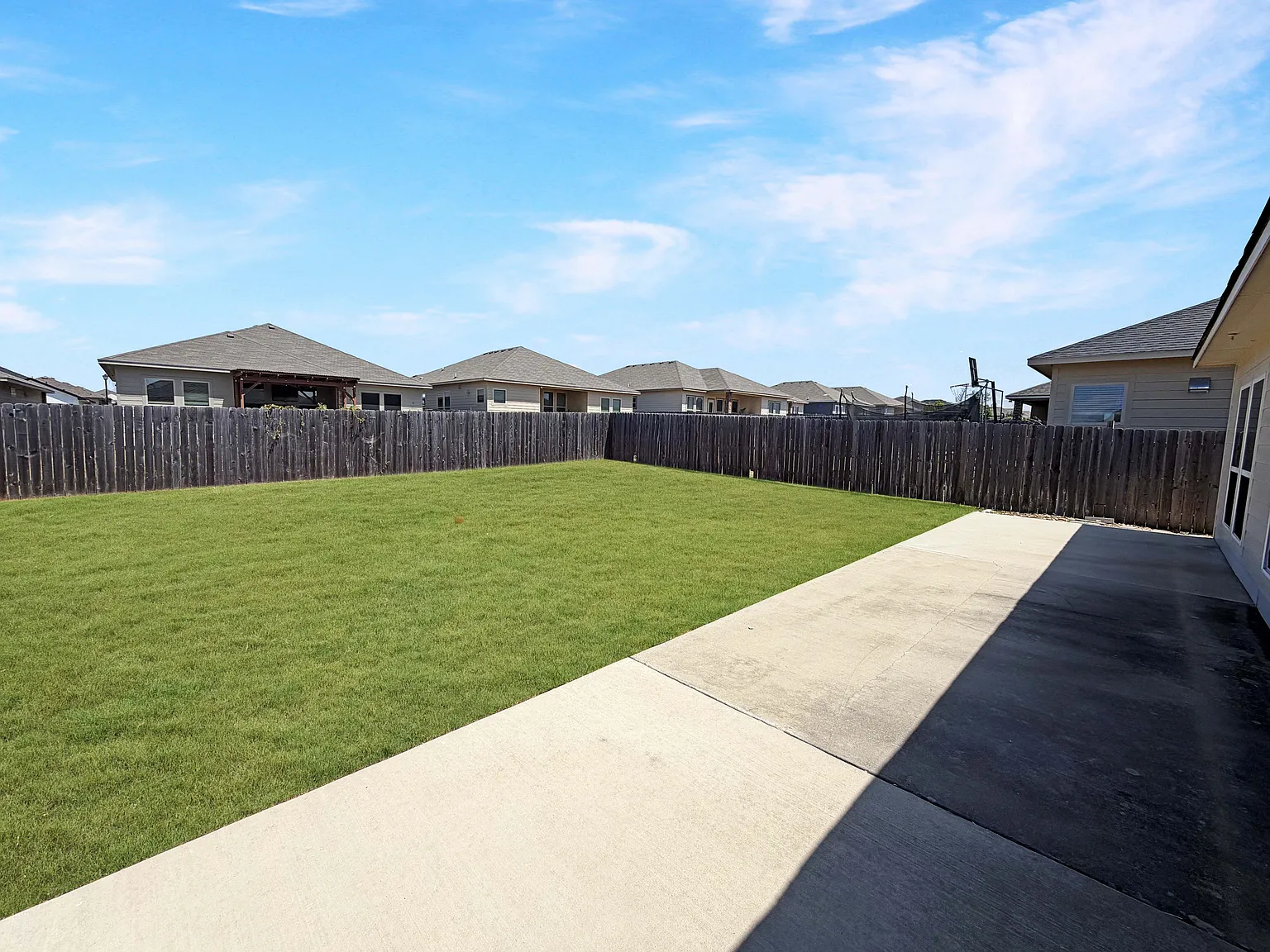 3 bed, 2.0 bath, 1311 sqft, $1,850 — Photo 2