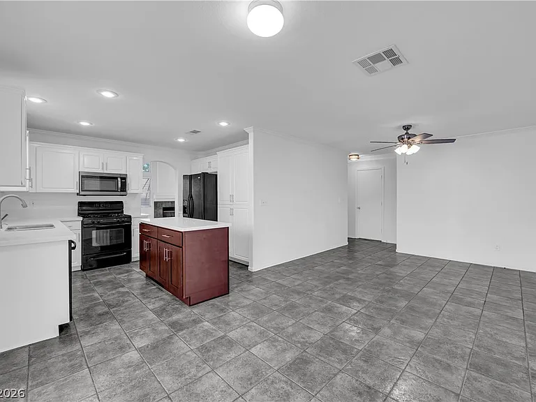8915 Sandy Slate Way — Photo 14
