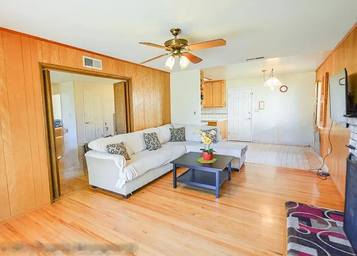 955 Sheila Ct — Photo 4