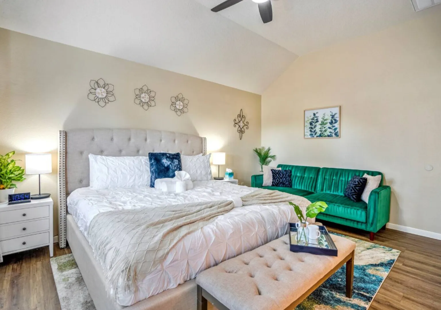 Spacious 3-Bedroom Rental in Houston Furnished & Family-Friendly — Photo 3