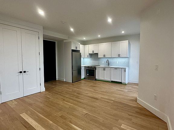 3rd image of 2266 Atlantic Ave #4B