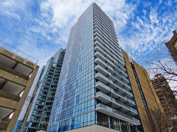 210 Simcoe St #1003, Toronto, ON M5T 0A9