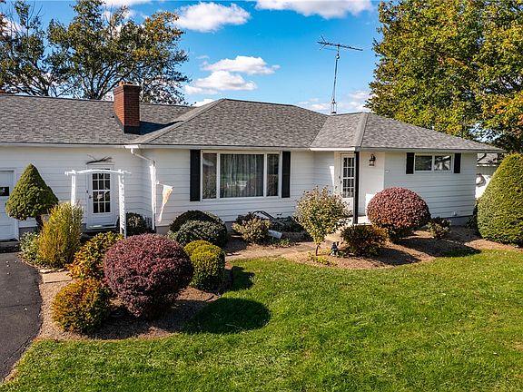 2nd image of 3939 Saranac Dr