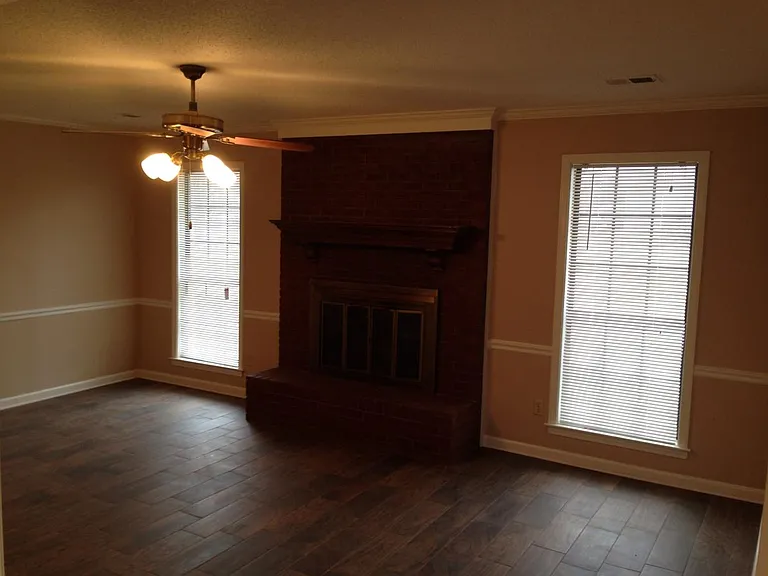 720 Clarington Dr — Photo 10