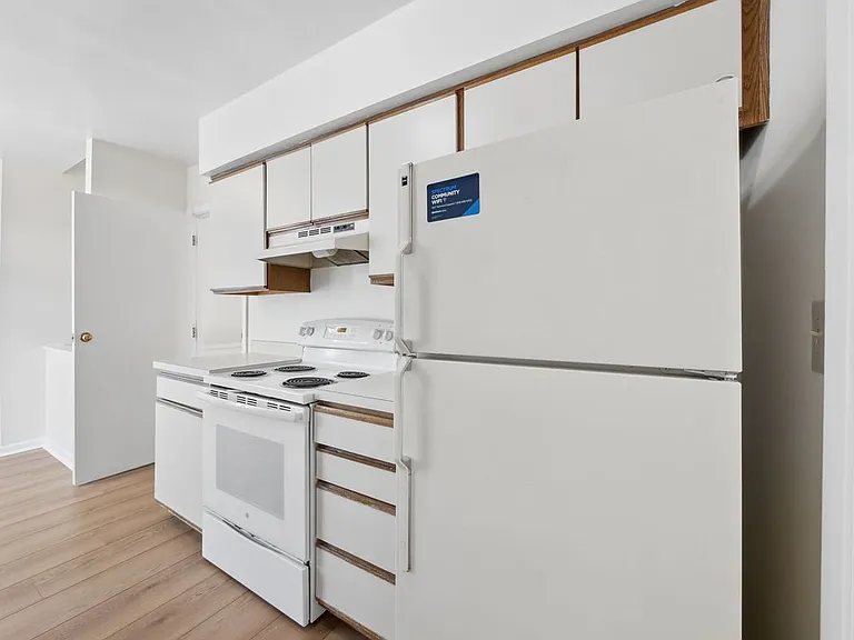 2332 Dana Ave — Photo 20