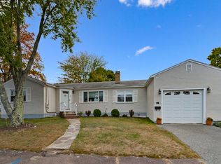 27 Beebe Ln, Wakefield, MA 01880