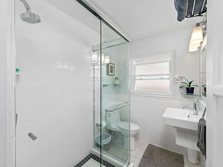 250 Soledad Place — Photo 28