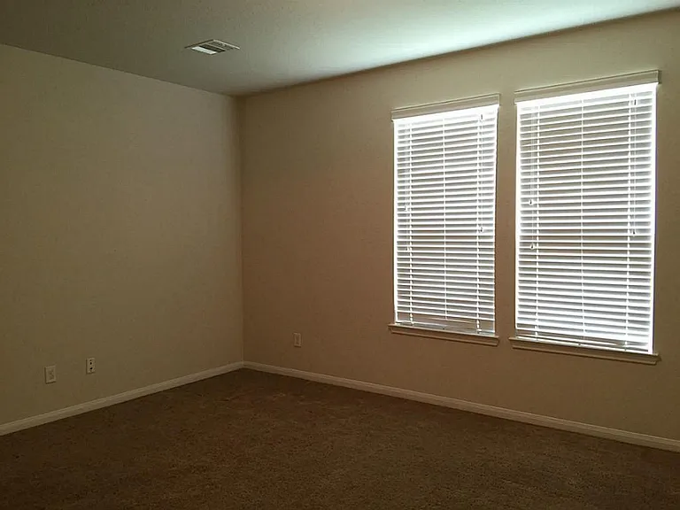 1103 Messina Ln — Photo 9