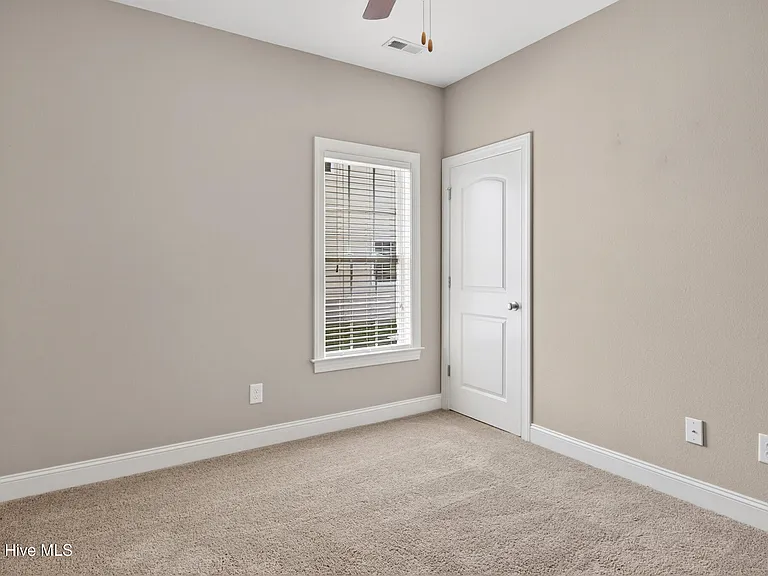 1661 Cambria Dr #B — Photo 20