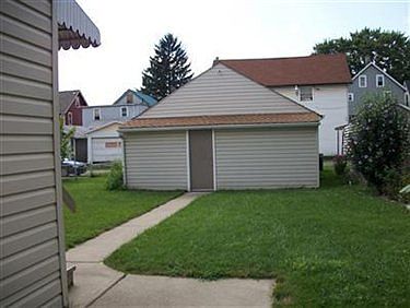 2nd image of 631 Greenfield Ave SW