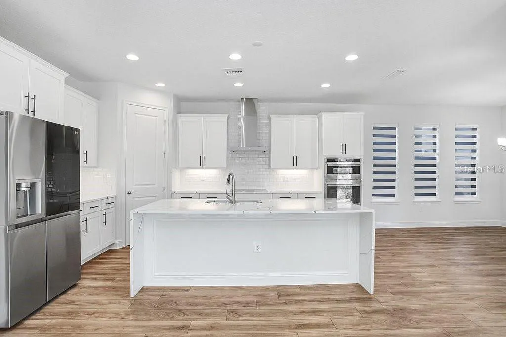5 bed, 4.0 bath, 2748 sqft, $3,550 — Photo 3
