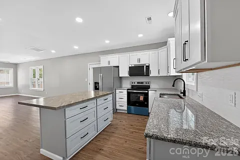 344 Mayflower Ave — Photo 7
