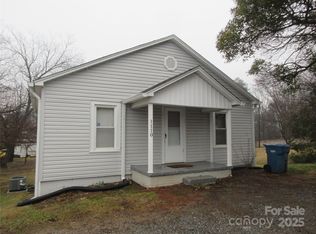 1110 20th St NE, Hickory, NC 28601