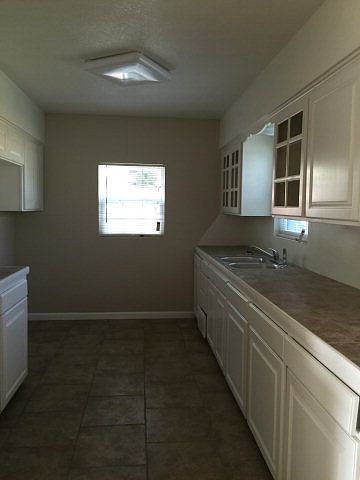 2nd image of 805 Devonian Dr