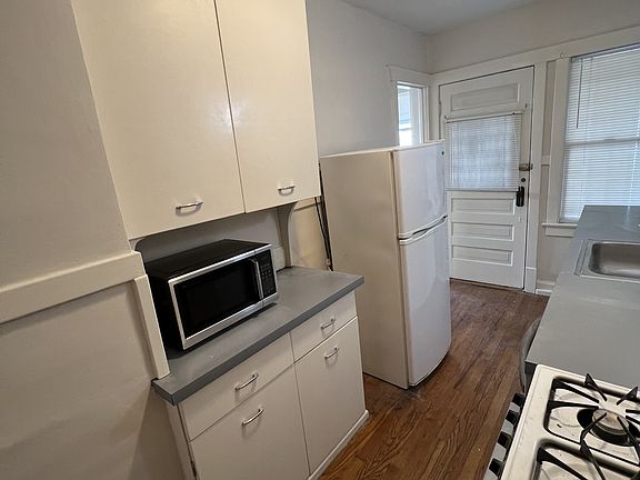 4th image of 5119 Wyandotte St #3N