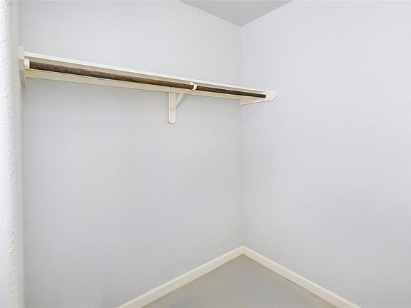 5th image of 638 Luke St Unit B