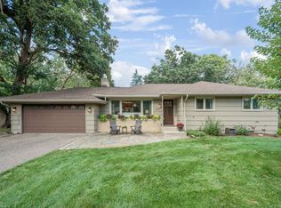 13700 Bellevue Dr, Minnetonka, MN 55345