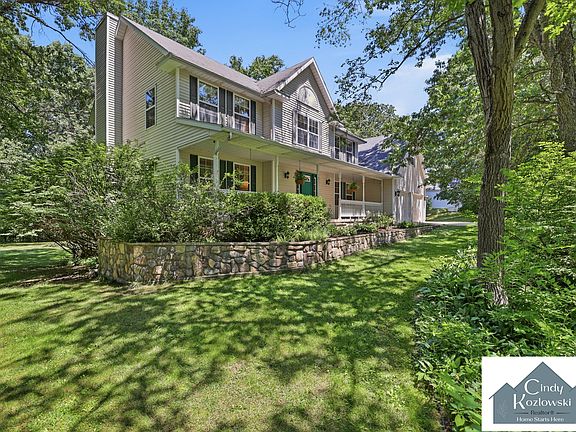 3rd image of 4959 Brookestone Dr NE