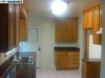 5th image of 22756 Marolyn Ct