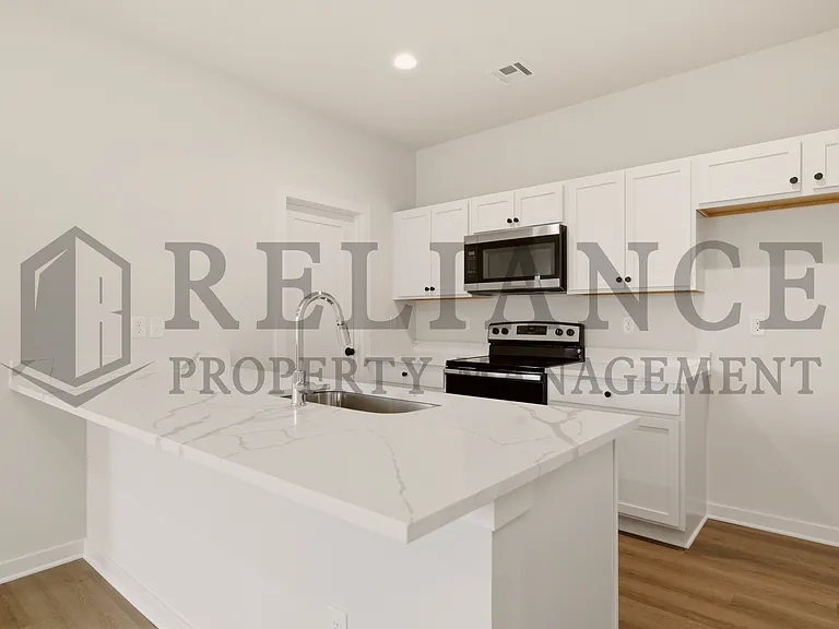 204 N Gowen St — Photo 24