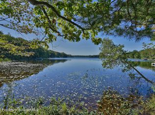 79 W Shore Dr, Lake Ariel, PA 18436