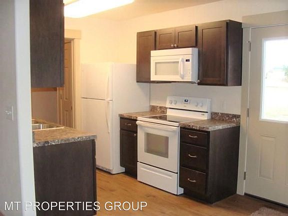 4th image of 16604 Mellie Ct