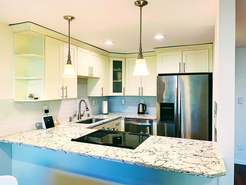 1st image of 19851 25th Ave NE APT 222
