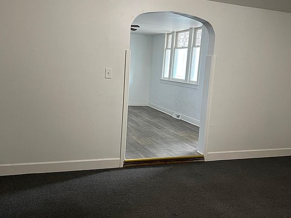 3rd image of 198 Benzinger St #1