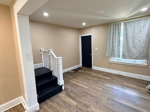 2nd image of 2164 Conlyn St