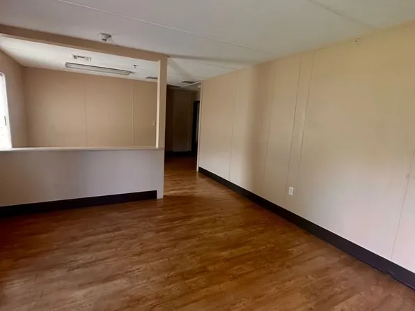1007 Turnpike Rd, Claxton, GA 30417