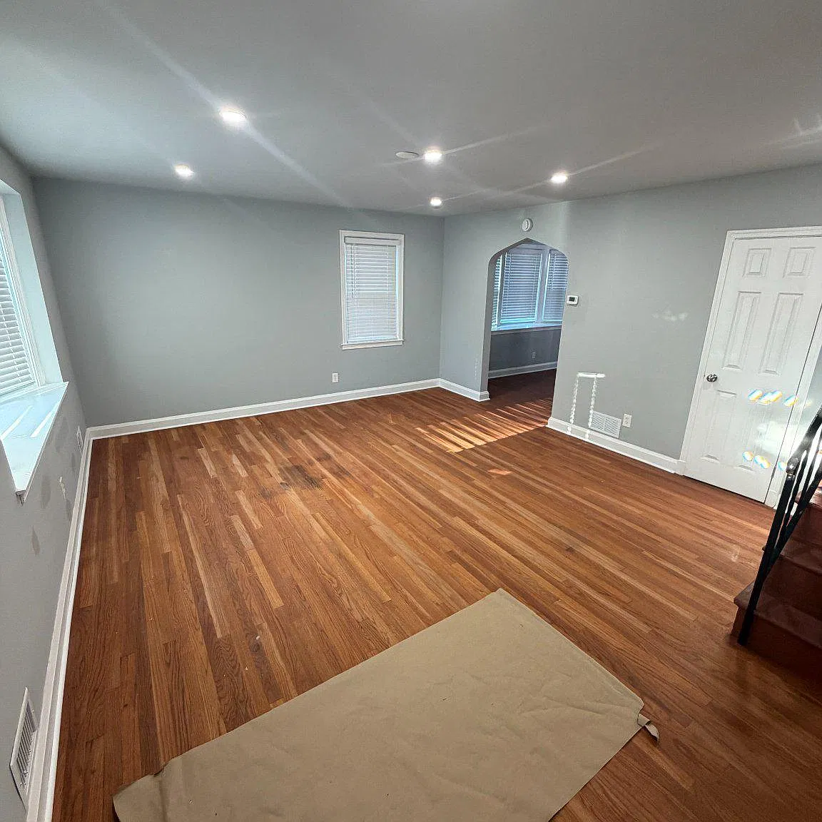 3 bed, 1.5 bath, 1200 sqft, $2,100 — Photo 2