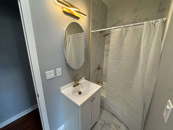 3rd image of 1214 Whalley Ave #B