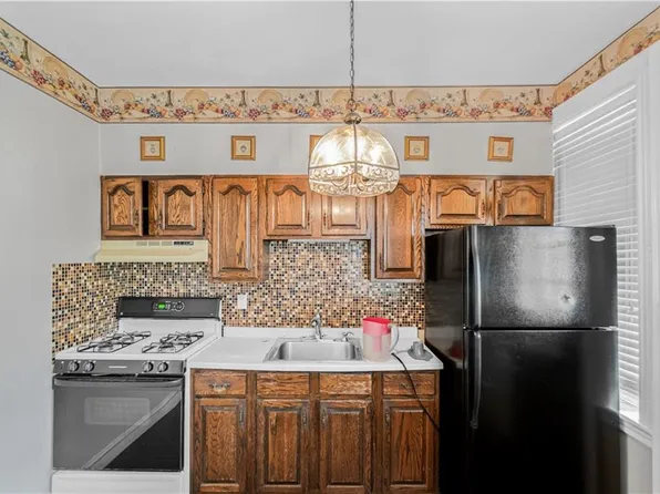 730 47th Street image 8 of 10