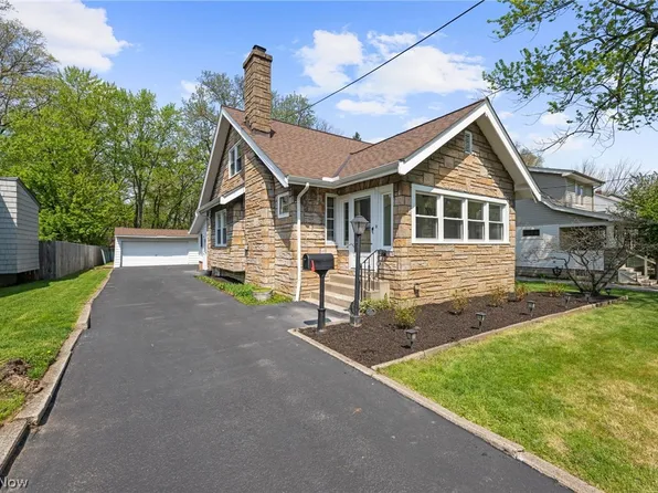 4521 Telhurst Rd, South Euclid, OH 44121