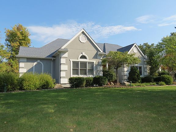 3rd image of 1025 Chalet Dr
