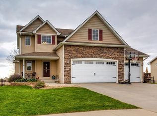 5975 Cardinal Ct, Pleasant Hill, IA 50327