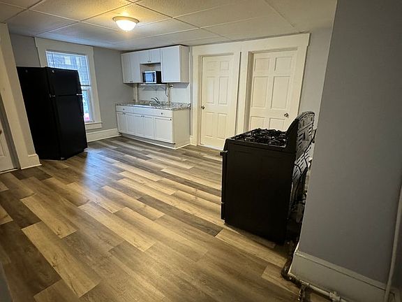 3rd image of 242 E High St #248-1