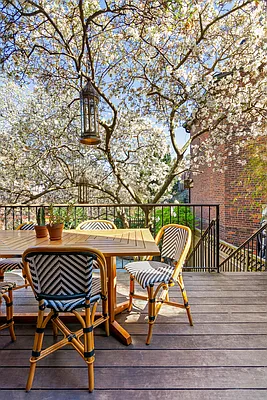 Sold by Corcoran | media 21