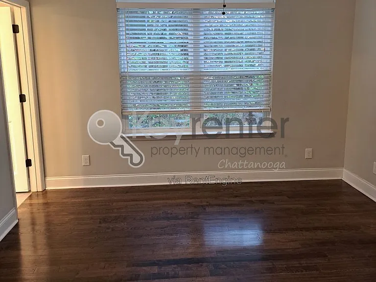 3583 Crompton St — Photo 12
