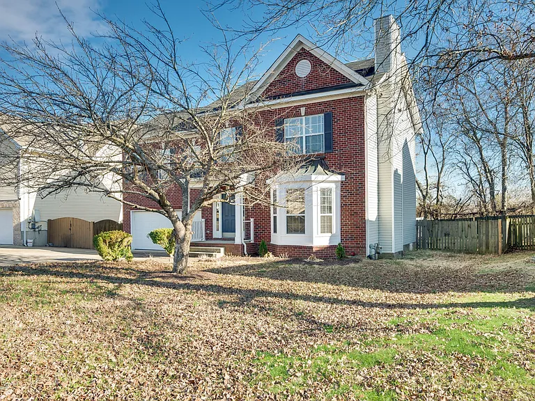 121 Deer Ridge Ln — Photo 2