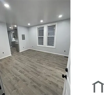 3 bed, 2000 sqft, $2,900 — Photo 2