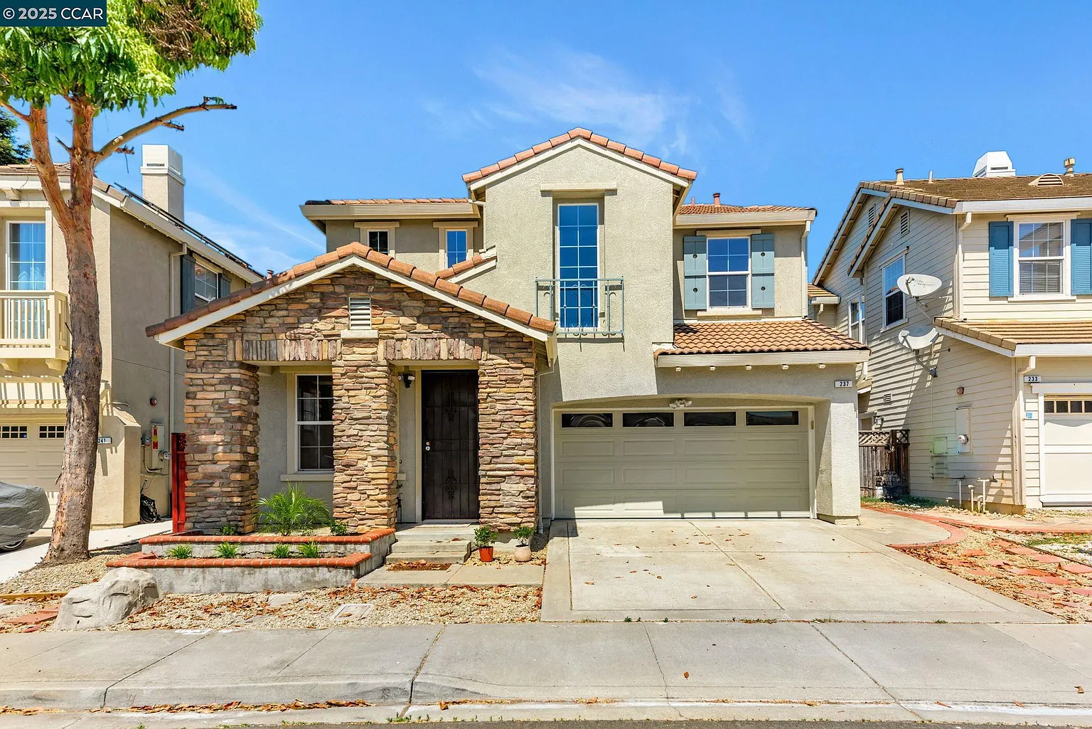 237 Dutra Vernaci Dr photo 1