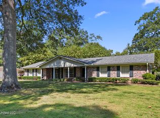 210 Rollingwood Dr, Jackson, MS