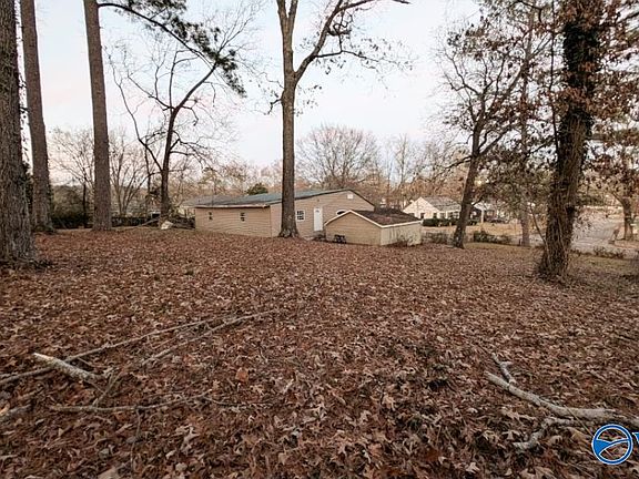 3rd image of 307 Howell St