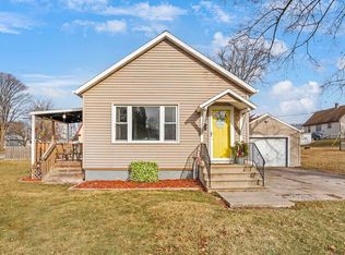 1571 Charles St, Green Bay, WI 54302